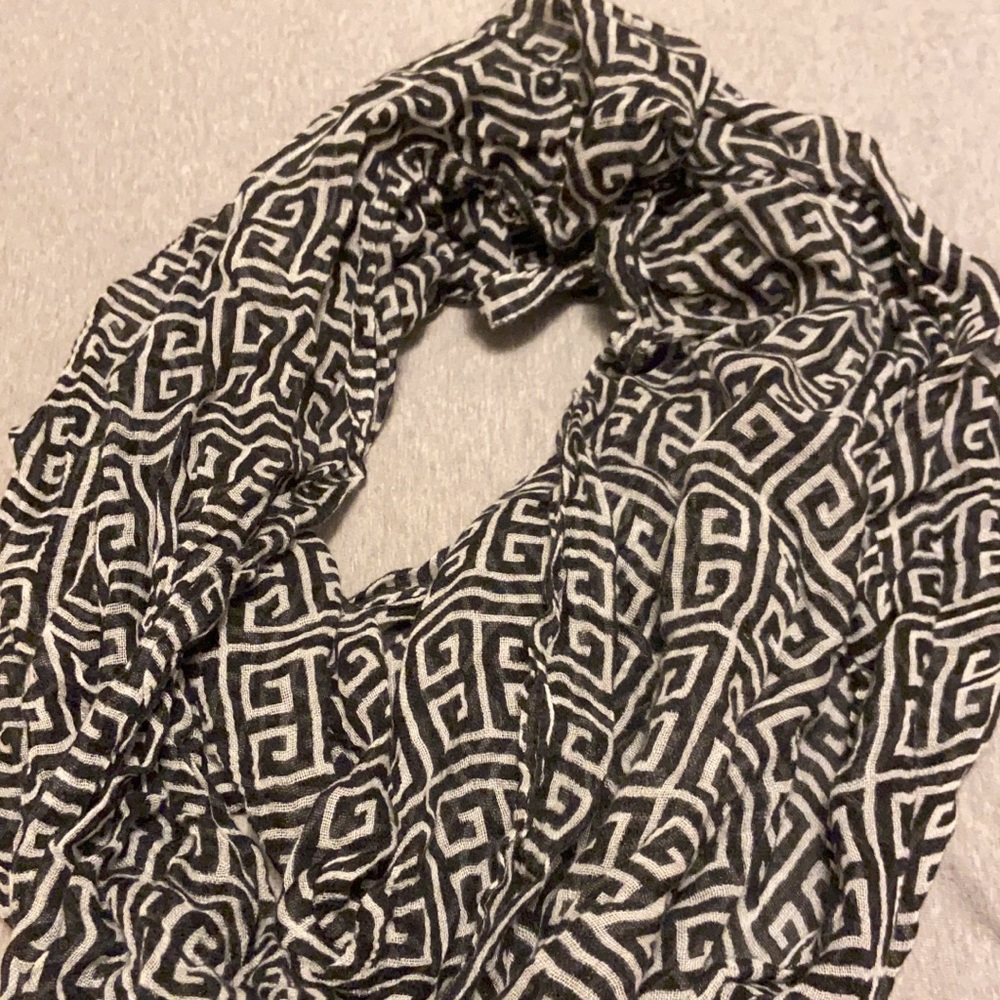 Infinity scarf